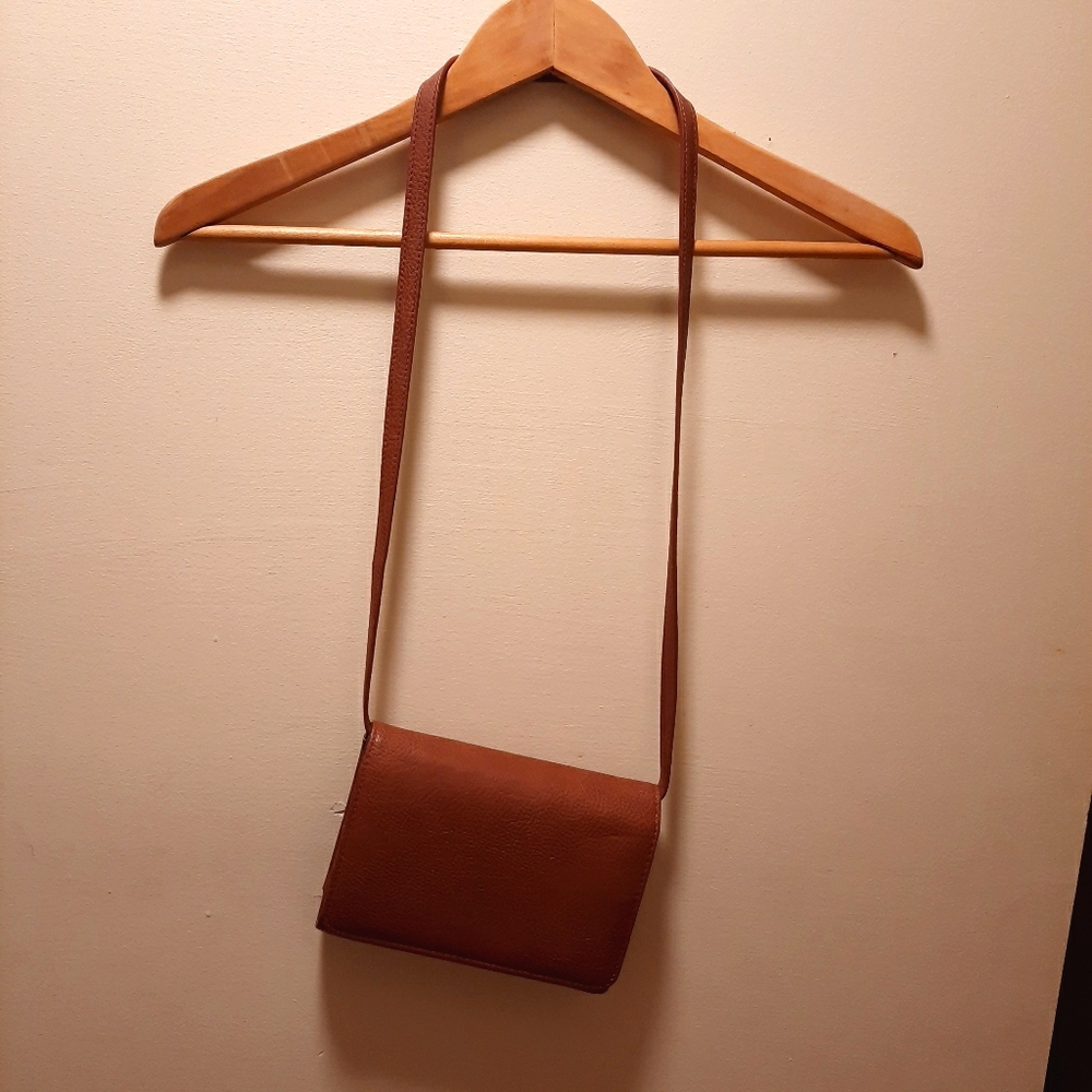 NWOT GH Bass & Co genuine leather shoulder bag